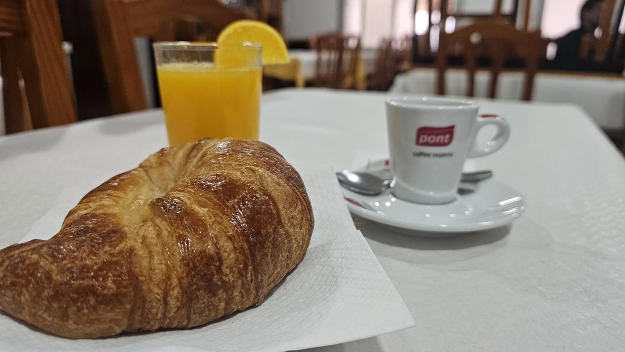 Hostal Los Manos بلانيس المظهر الخارجي الصورة