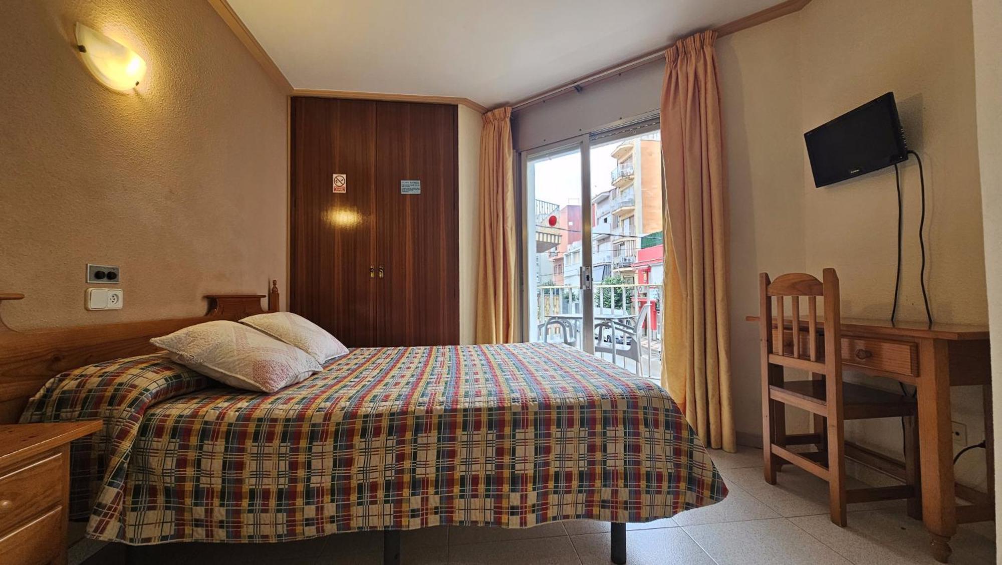Hostal Los Manos بلانيس المظهر الخارجي الصورة